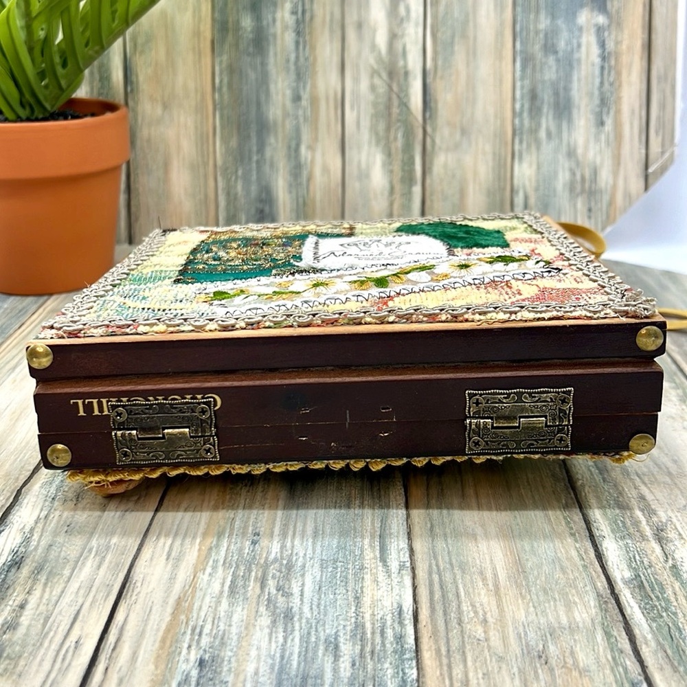⭐️Adorned Crown assemblage cigar box collage purse Psalm 91 - Picture 10 of 14